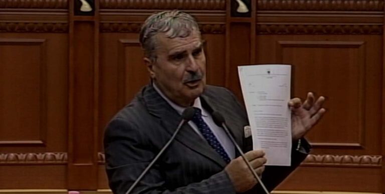 “PS të tërhiqet nga votimi për Kodin Zgjedhor”! Kujtim Gjuzi i revoltuar në Kuvend