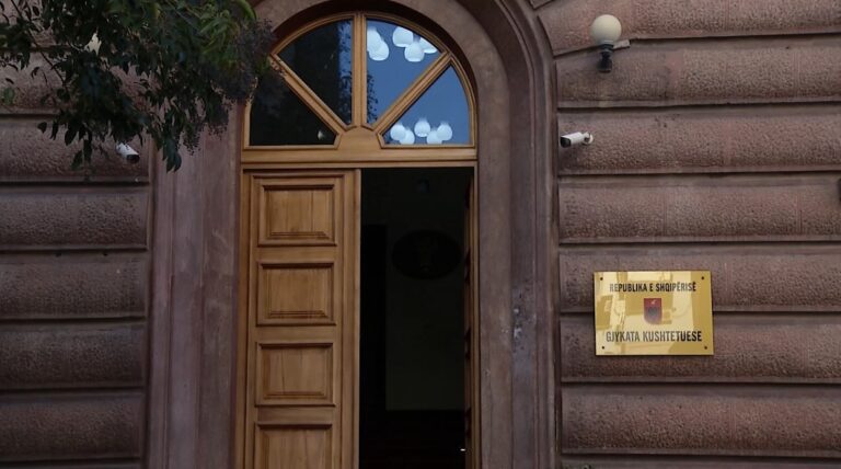Vakancat në Kushtetuese, KED i lejon kandidimin Sonila Bejtjes. Ja kush “digjet”