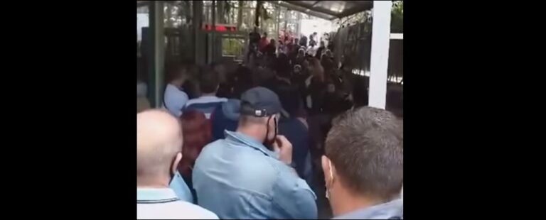 Video/ PD denoncon gjendjen Ambasadën e Shqipërisë në Athinë: Shteti u ofron emigrantëve 100% rrezikshmëri të jetëve të tyre