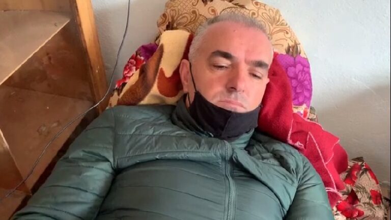 12 ditë grevë urie. Përkeqësohet gjendja shëndetësore e naftëtarëve në  Ballsh. Shtrohet në spital kreu i sindikatës, Sokol Dautaj