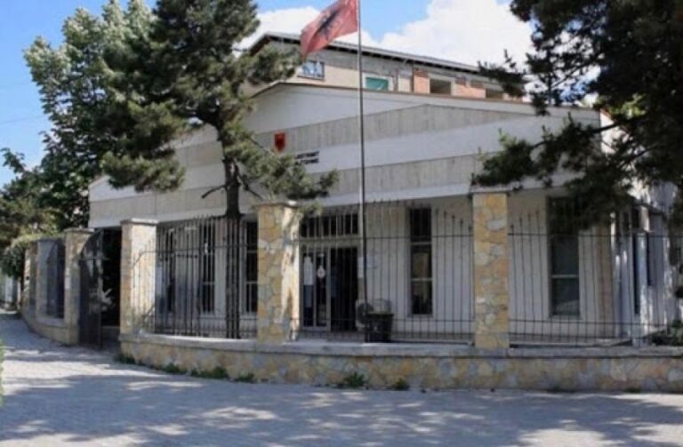 Mbyllet hipoteka në Korçë. 6 punonjës pozitivë me koronavirus