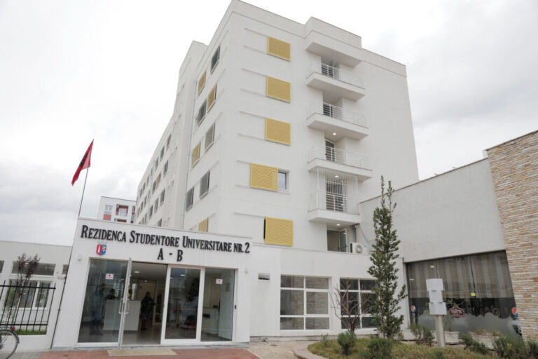 Rikthimi i studentëve në konviktet nën masat anti-covid, Dapi: Jo më shumë se 2 veta në dhomë