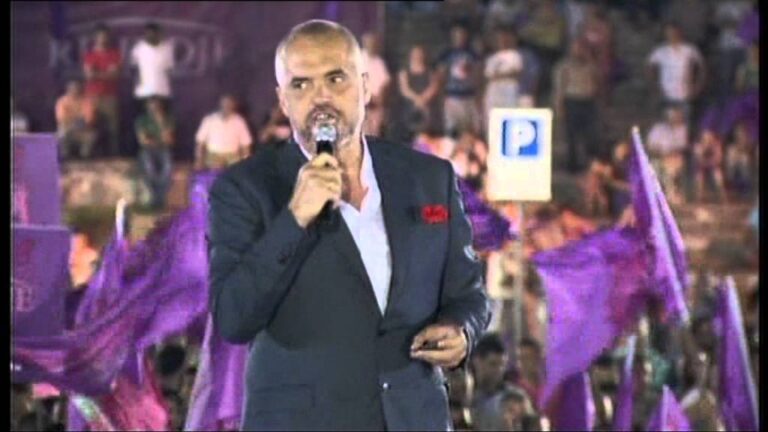 “Pse nuk i bëre për 8 vjet?”, Vasili i nxjerr videon Ramës: Kur palaçua tallet me veten!