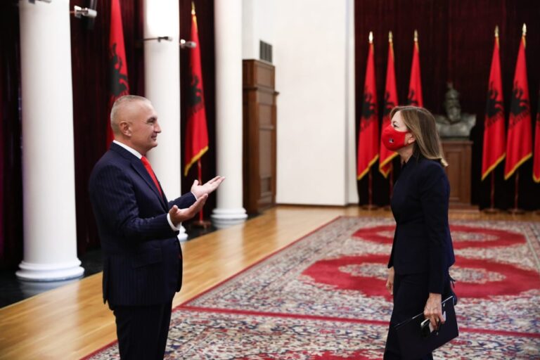 Presidenti Meta pret Ndihmës Sekretaren e SHBA-së për arsimin: Bashkëpunimi do t’i shërbejë të ardhmes