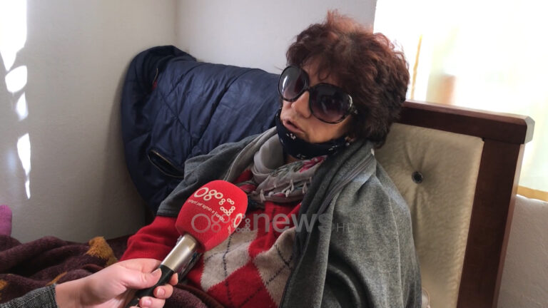 Historia/ Lulzimja hyri 18 vjeçe në rafineri, humbi dhe syrin, sot 54 jeton me lista e borxhe
