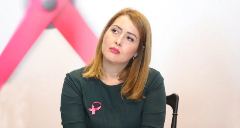 Manastirliu me një thirrje të fortë për të gjitha gratë dhe vajzat: E keni vetë në dorë për të…