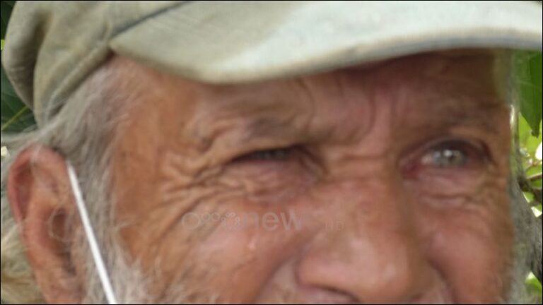 Lypësi 75 vjeçar në rrugët e Gjirokastrës me lot në sy i bën thirrje bashkisë: Më dërgoni në azil