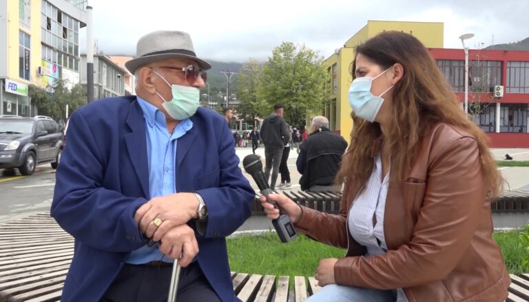 BOOM: Nis vaksinimi kundër gripit, 81-vjeçarit i duhet të presë pasi nuk është i sëmurë nga mushkëritë