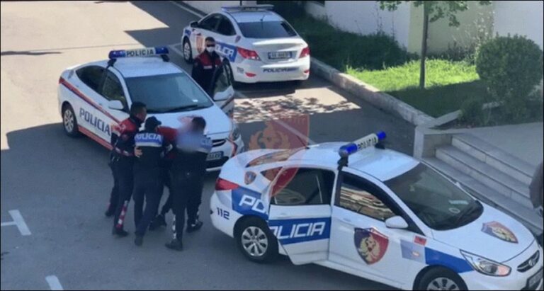 Babai kryen vepra të turpshme në prani të djalit, ndërhyn policia