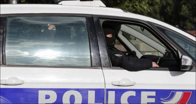 Sulm i dyshuar terrorist në Paris: I preu kokën një profesori, policia qëllon autorin e dyshuar