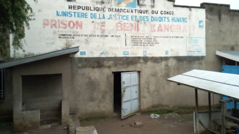 Radikalët islamikë lirojnë 900 të burgosur në Kongo