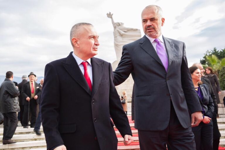 Rama hedh gurin e fsheh dorën kundër Presidentit