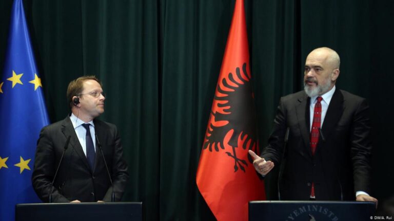 Konferenca, Rama i thur elozhe komisionerit: Oliver Varhelyi, ndër të parët krah Shqipërisë pas tërmetit