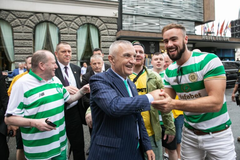 Media e njohur britanike shkruan për Ilir Metën: Përse Presidenti i Shqipërisë është i dashuruar me ekipin Celtic?