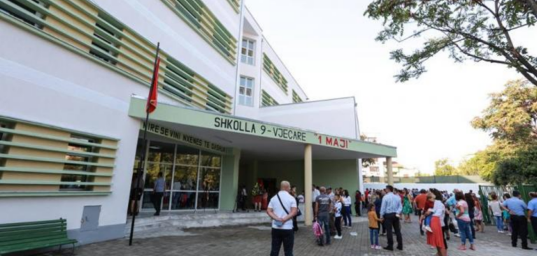 Pas shkollës “Emin Duraku”, rezultojnë pozitiv nga Covid-19 një mësues dhe një nxënës tek “1 maji”