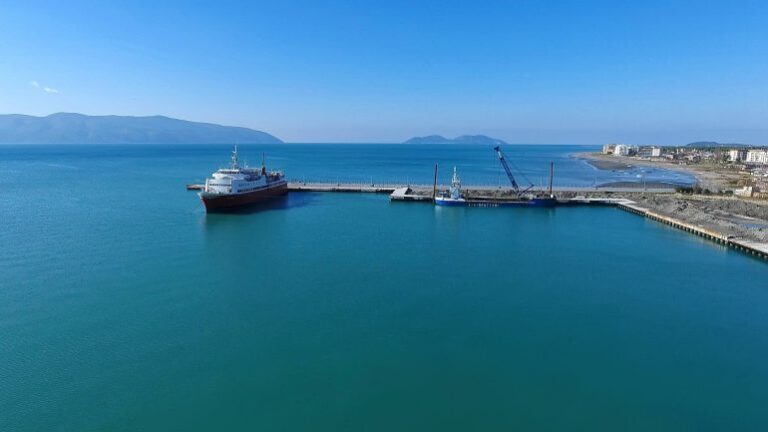Detaje nga veliera me ukrainas e kapur në Vlorë. Dyshohet e vjedhur, do përdorej për trafik lëndësh narkotike