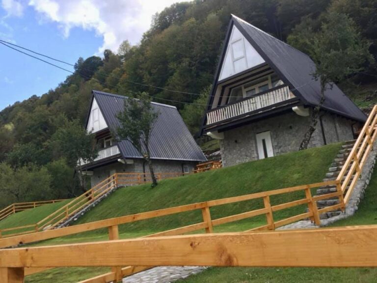 Rama uron një fundjavë të këndshme me pamjet mahnitëse të Vermoshit (Foto)