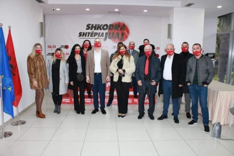 LSI Shkodër, homazhe në nderim të Dëshmorëve të Kombit