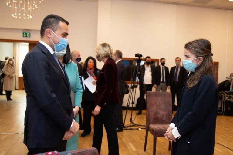 Rudina Hajdari takon Di Maion: Shqipëria duhet të punojë për të zgjidhur korrupsionin