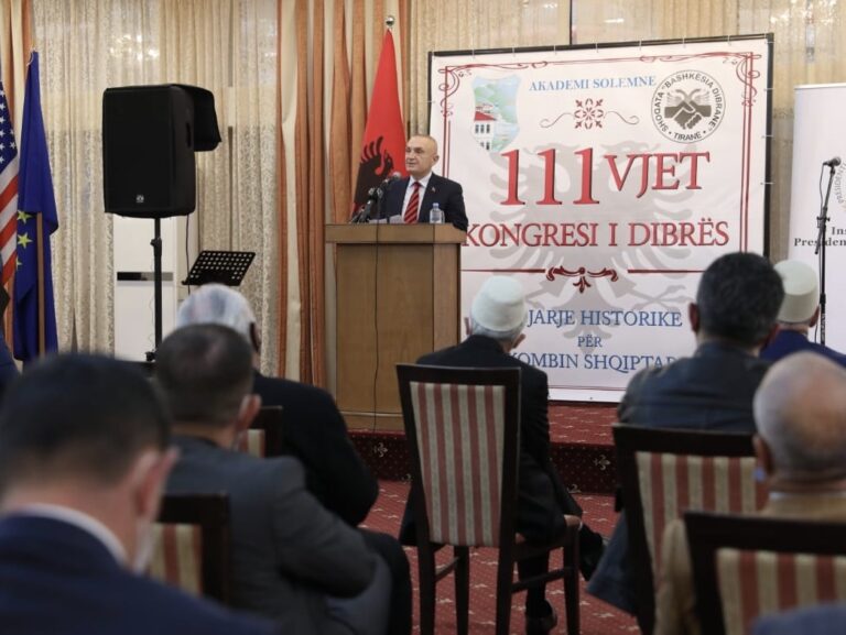 Mesazhi i Presidentit Meta: Do t’ia dalim me sukses sepse nuk kemi rrugë tjetër