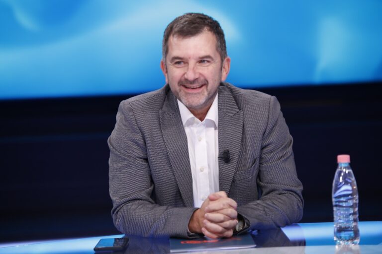 Thaçi në Gjykatën Speciale, Bushati: Duhet ta ndajmë nga konspiracionizmi, ja dy çështjet që duhen diskutuar