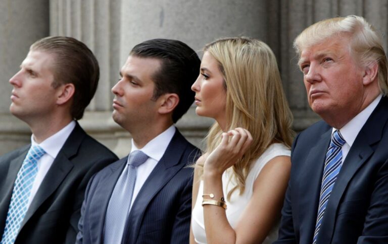 Pas humbjes, çahet “rrethi i ngushtë” i Trump-it