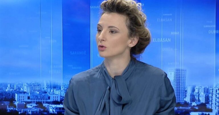 Erisa Xhixho: Vendi në kolaps e bllokim, qeveria nuk po e menaxhon siç duhet pandeminë