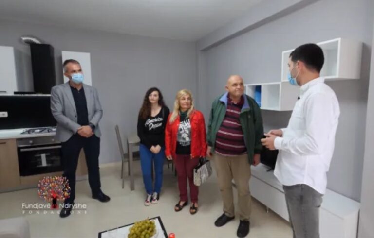 “Fundjavë Ndryshe” i siguron familjes Koka shtëpi të re