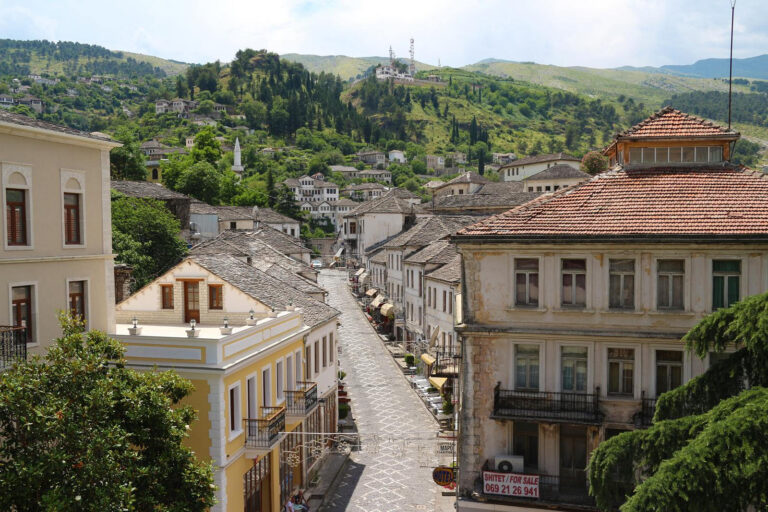Ata që plasën “bombën biologjike”, po e lënë Gjirokastrën në mëshirën e fatit!