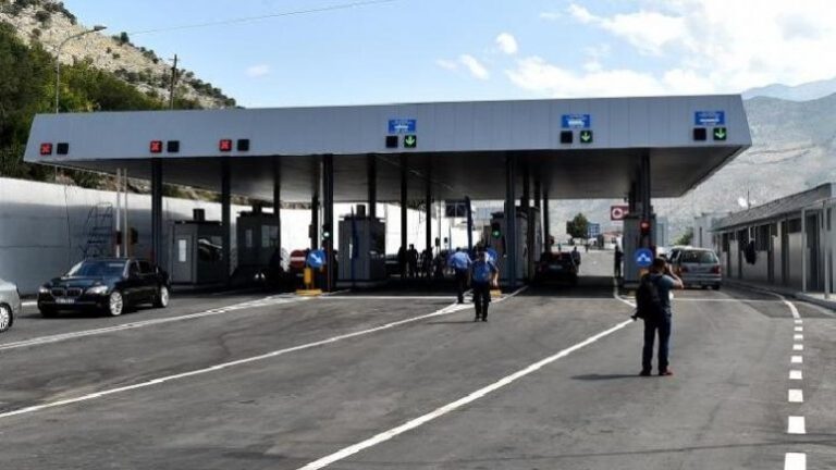 Kalimi në Mali të Zi, në pikat kufitare do të kërkohet vetëm tamponi