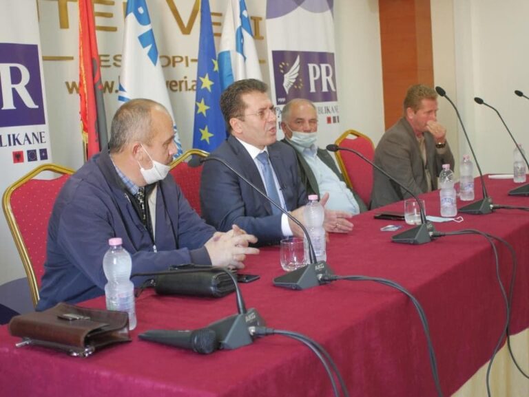 Mediu mbledh strukturat e PR-së në Dibër: Antishqiptar debati rreth ”Shtëpisë së Verdhë”, shqiptarët të zgjohen