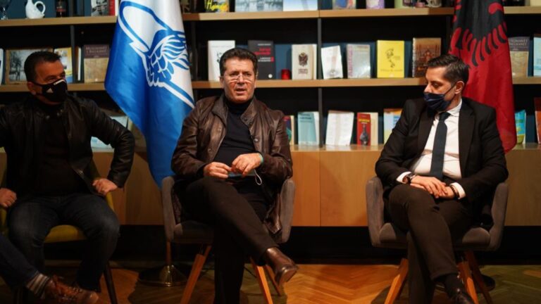 Mediu: Ndërsa situata e pandemisë rëndohet çdo ditë, Rama vazhdon politikën antishqiptare