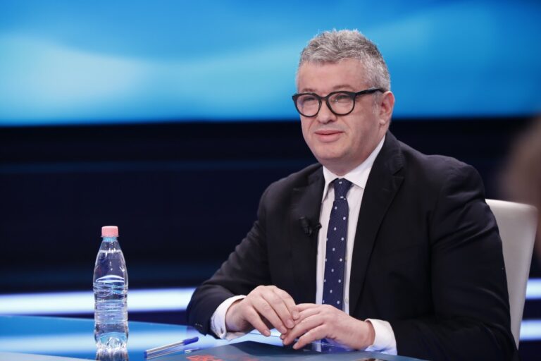 Akuzat mbi Thaçin, Peza: Akuzat janë të iniciuara politikisht