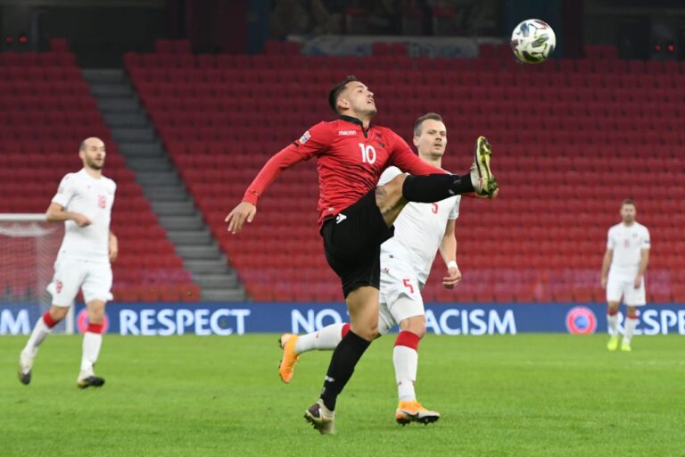 “Këndi i ngushtë? Nuk ka problem”! UEFA jehonë golit të Rei Manajt