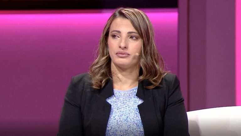 Djali e fut në kurth dhe e kërcënon për t’u martuar, vajza: Më tradhëtonte me prostituta