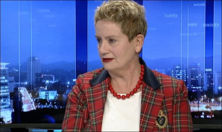 “Çlirimi” i Shqipërisë/ Valentina Duka: Enver Hoxha donte një datë për vete, larg hijes së ”Plakut të Vlorës”. Ja pse s’ishin dakord për ”17 Nëntorin”