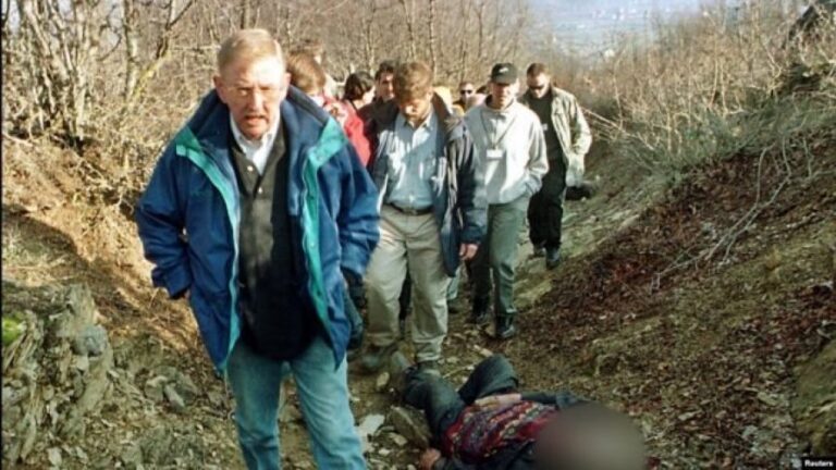 Walker: UÇK është siç e thotë emri i saj, ushtria serbe e tipat si Arkani ishin terroristë