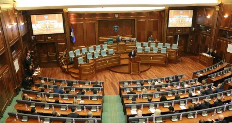 Presidenti i Kosovës/ Analiza e DW: I vështirë konsensusi për emrin e ri!