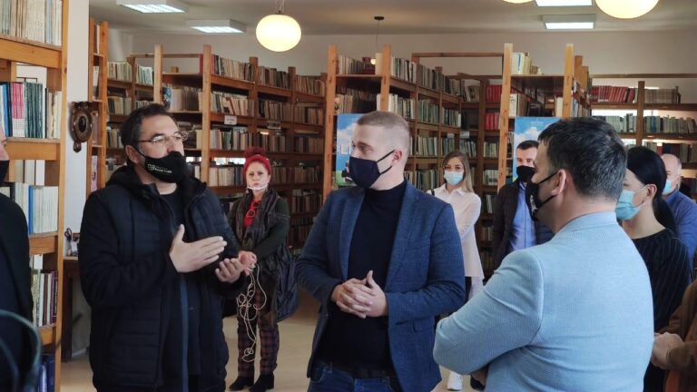 Arkivat thyejnë barrierat: Salla studimi në çdo cep të Shqipërisë dhe qytetet shqiptare jashtë saj
