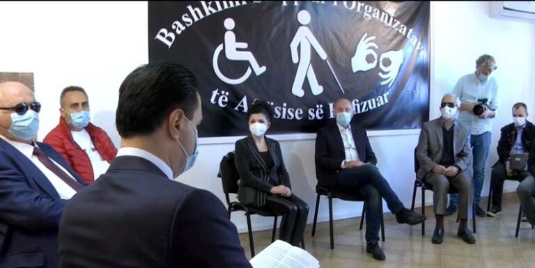 Basha takim me përfaqësues të shoqatave të personave me aftësi të kufizuara: Situata për ju një makth i vërtetë