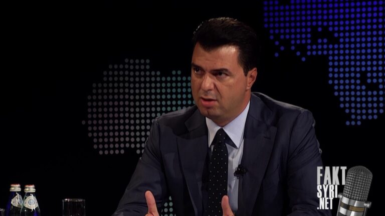 Video-LIVE/ Basha: Edhe sot 1 vit pas tërmetit, një numër i madh familjesh janë në çadra