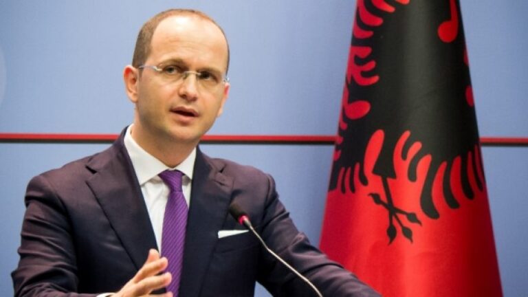 Ditmir Bushati uron socialistët: PS ka ende mundësi që të qeverisë për të gjithë