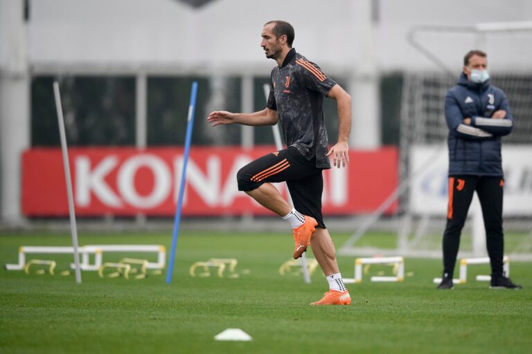 Pirlo rigjen liderin e mbrojtjes ndaj Ferencvaros, dilema për formacionin