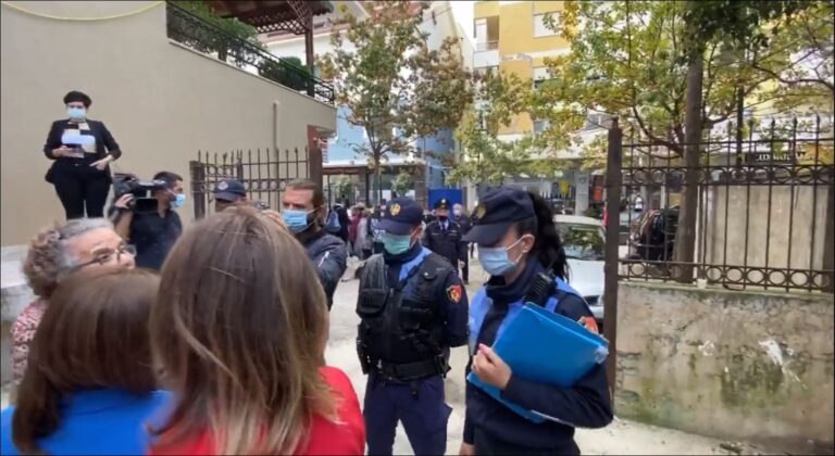 Kryemadhi nxjerr pamjet nga tërheqja e polices në Durrës: Ende ka shpresë, shqiptarët kanë dinjitet