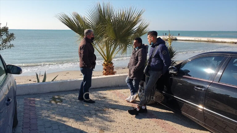 Familjarët me sytë nga deti: Kërkojnë trupin e 32 vjeçarit
