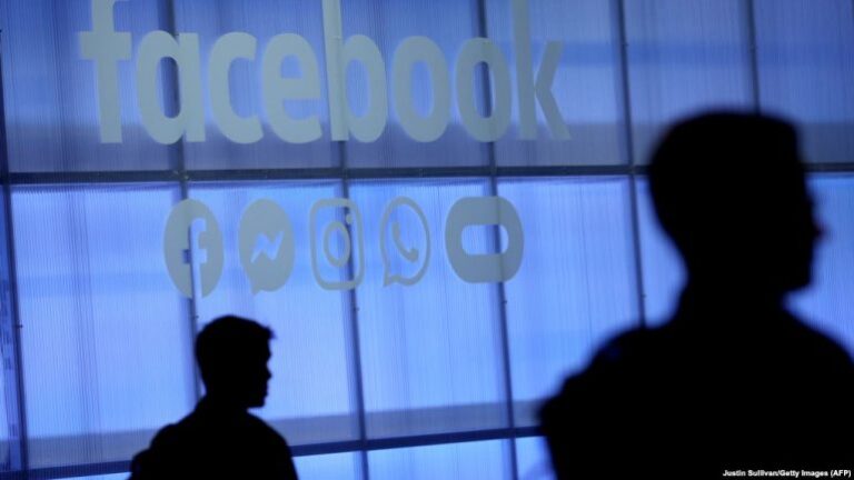 Facebook akuzohet se detyroi punëtorët të kthehen në zyrë gjatë pandemisë