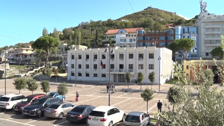 Mbyllet qendra bamirëse në Lezhë, fëmijët braktisin shkollën dhe dalin në rrugë