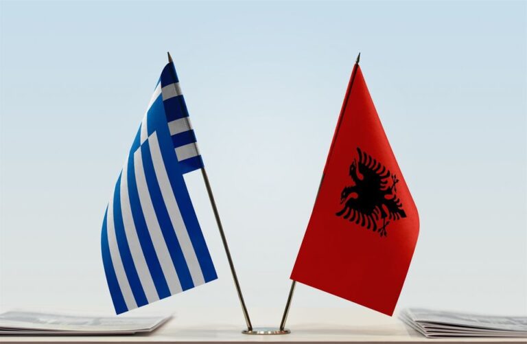 Ambasada e Greqisë në Tiranë: Urojmë Shqipërinë mike dhe gjithë popullin shqiptar për Festën Kombëtare