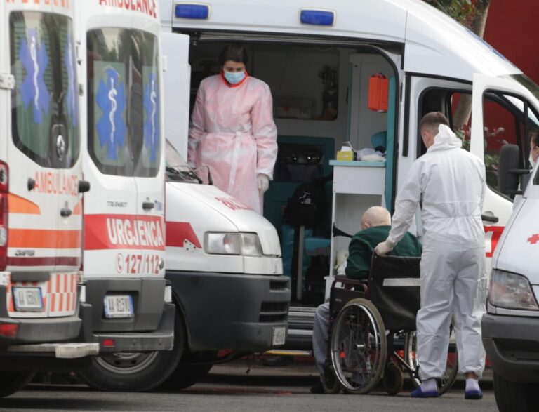 Rekord infektimesh në vend: Konfirmohen 421 raste pozitive, ndërrojnë jetë 7 pacientë