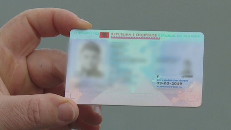 Kartat e ID që kanë skaduar në 2020-ën, funksionale deri në dhjetor: Aplikimi në e-Albania për të shmangur radhët